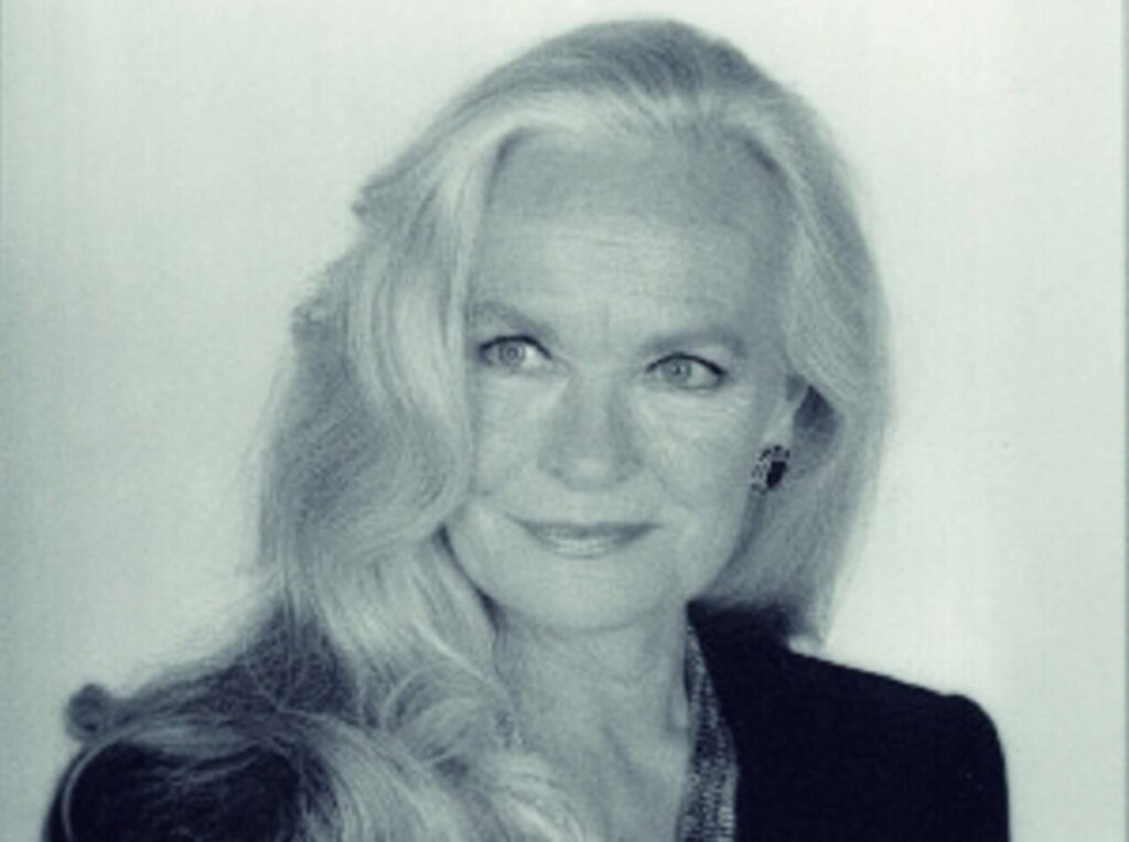 Shirley Eaton main.png effected