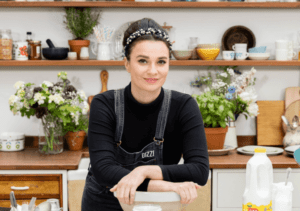 gizzi erskine 1024x488 1 e1543311923127