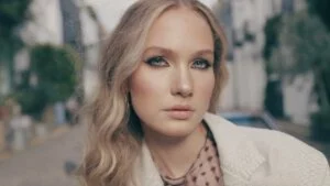 ELIZZA LONDON EYES 9