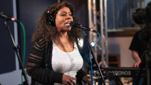 emilydehart gloriagaynor 5