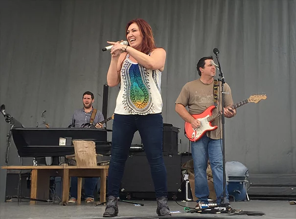 Jo Dee Messina