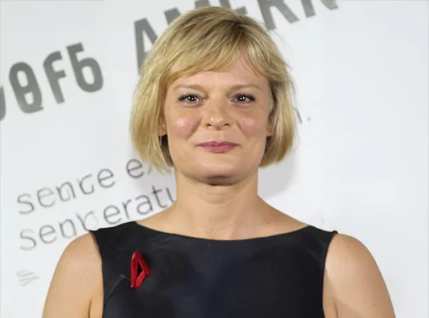 3) Martha Plimpton