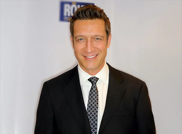 Robert Gant