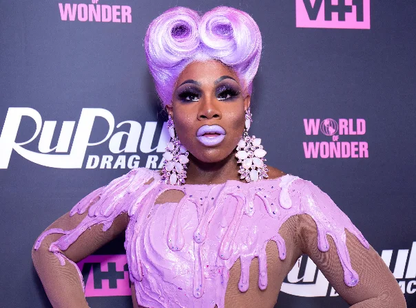 Monet X Change