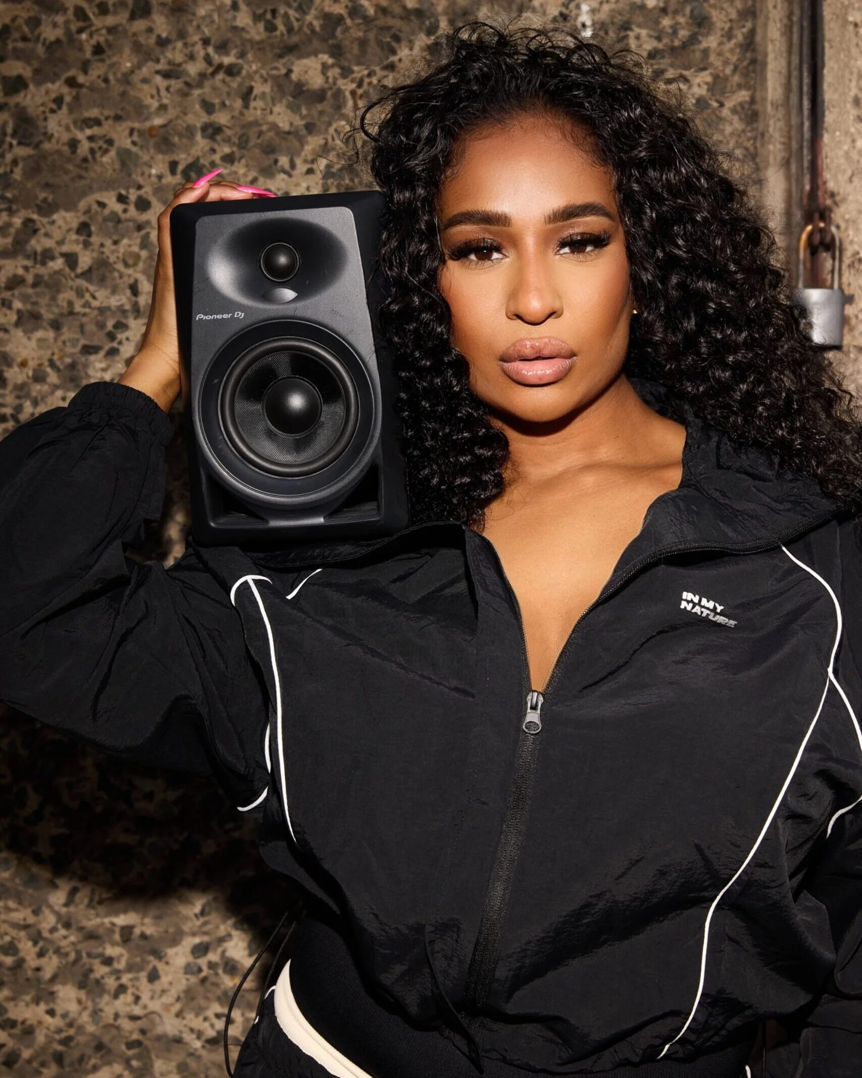 A South London selector turning Afro House grooves for dancers | MN2S