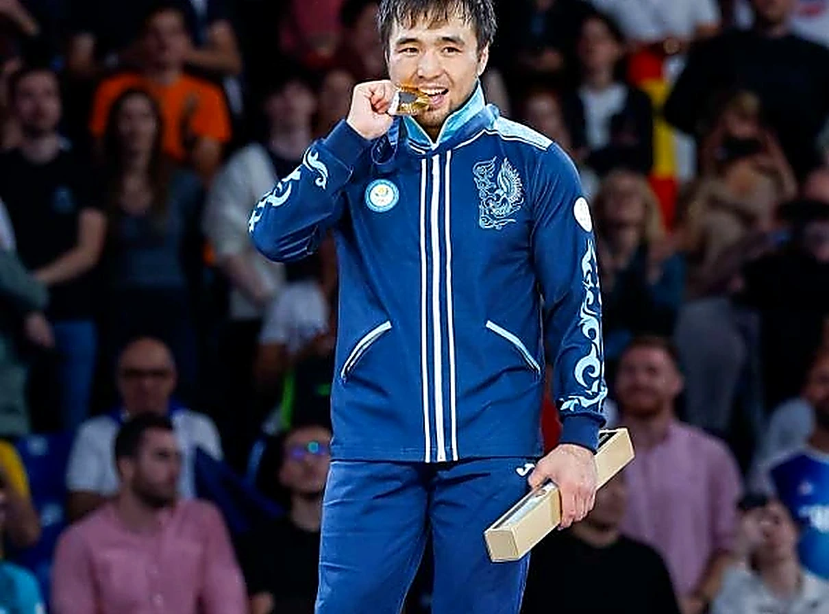 yeldos smetov
