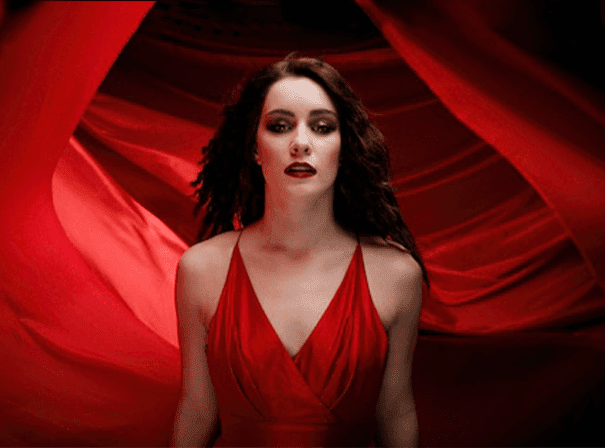 Lucie jones mn2s
