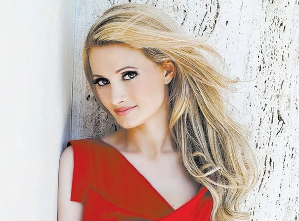 Holly Madison MN2S 1