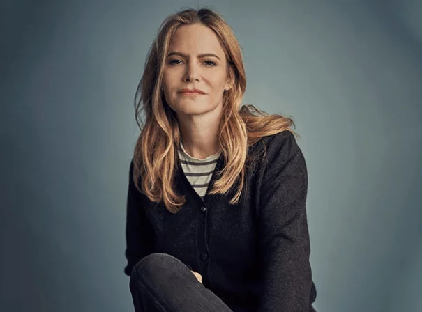 Jennifer Jason Leigh