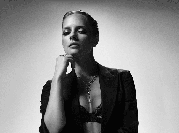 Marley Shelton