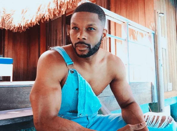 kerry rhodes