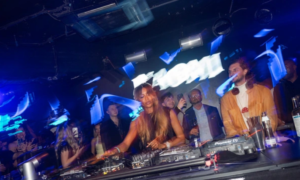 Supermodel and DJ Naomi Campbell on the turntables.  Pat Domingo