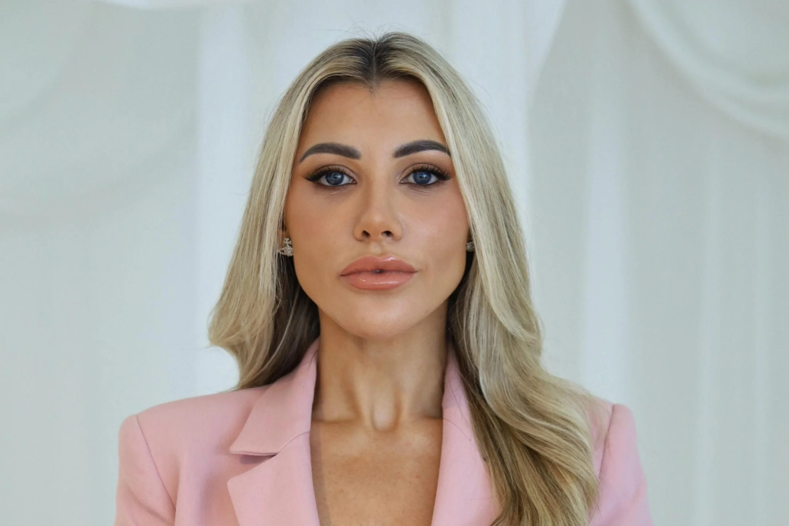 Nurse SarahLouise shares clinic business expertise in Aesthetics Journal
